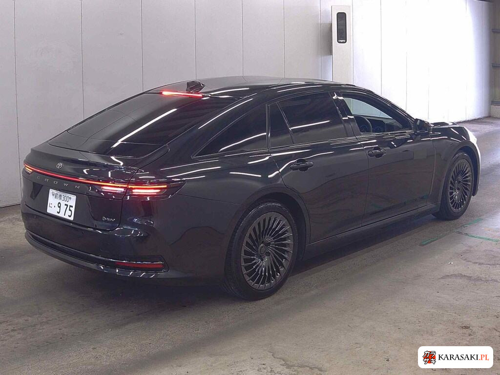 Toyota Crown 2024 z aukcji japońskiej