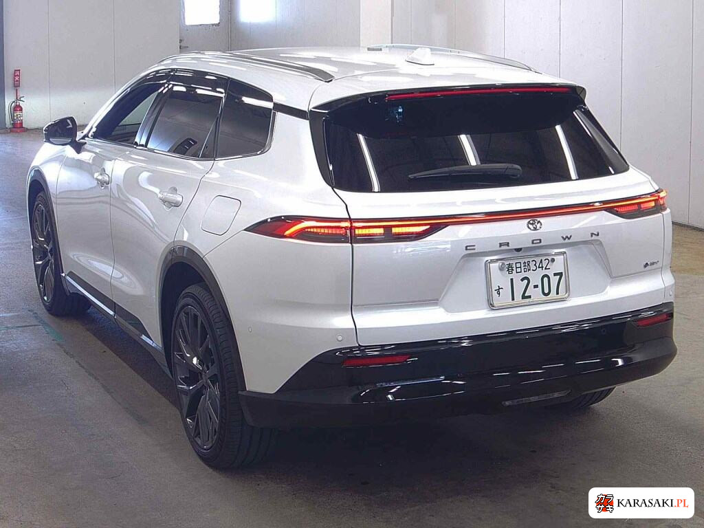 Toyota Crown Estate 2025 z aukcji japońskiej