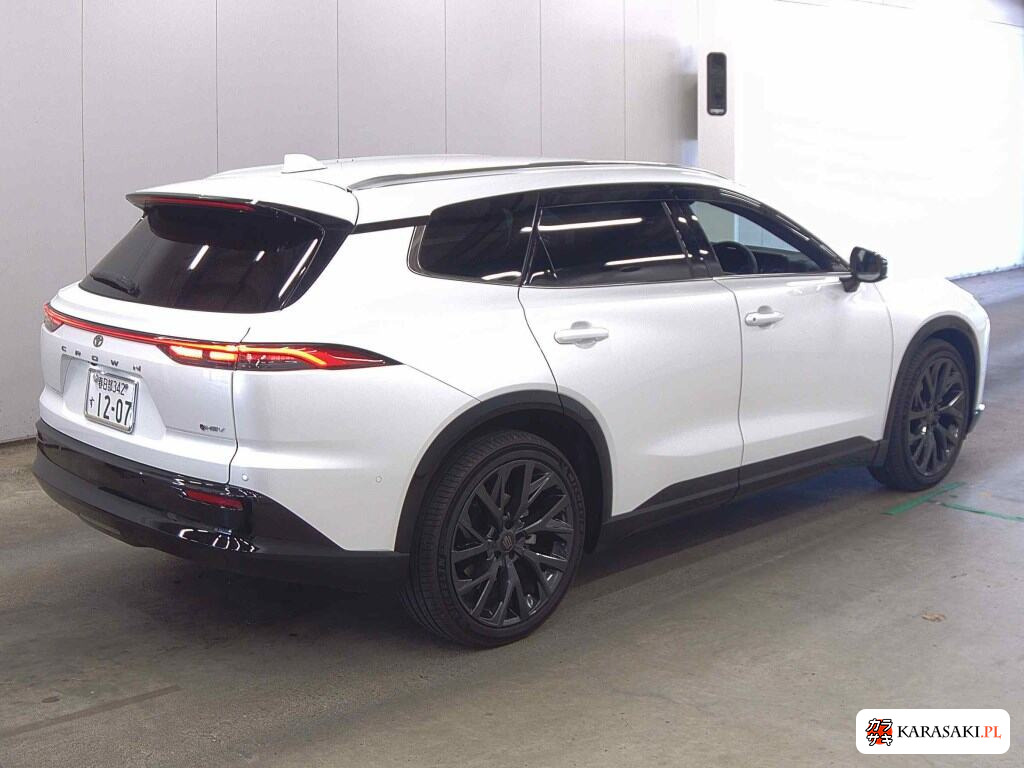 Toyota Crown Estate 2025 z aukcji japońskiej