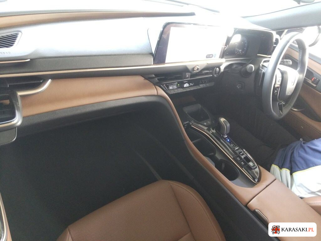 Toyota Crown Estate 2025 z aukcji japońskiej