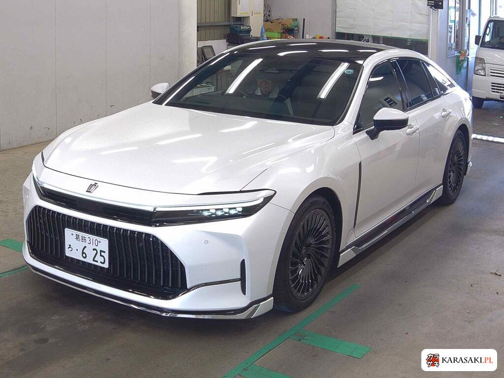 Toyota Crown 2024 z aukcji japońskiej