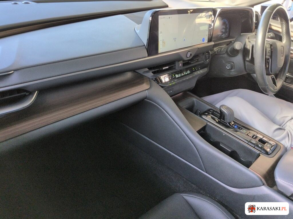 Toyota Crown 2024 z aukcji japońskiej