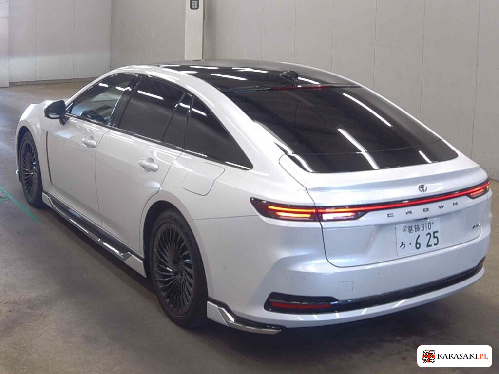 Toyota Crown 2024 z aukcji japońskiej