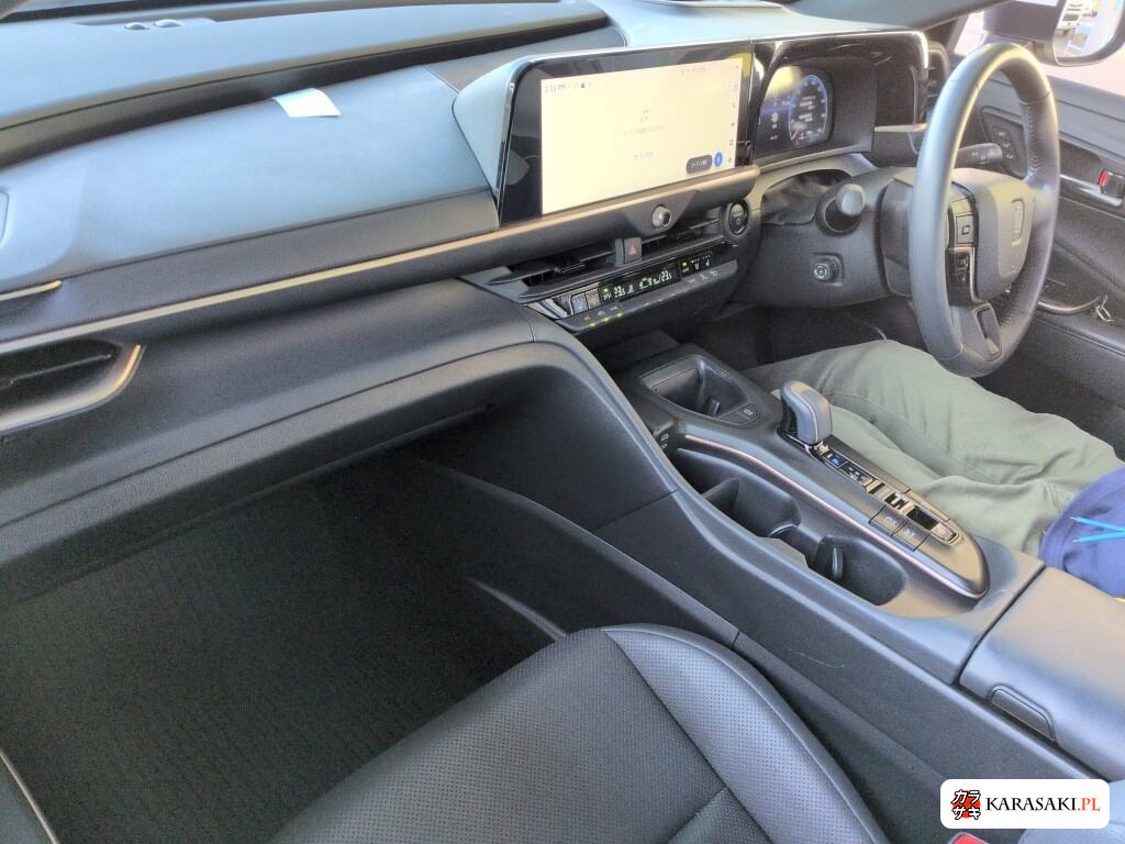 Toyota Crown Crossover 2022 z aukcji japońskiej
