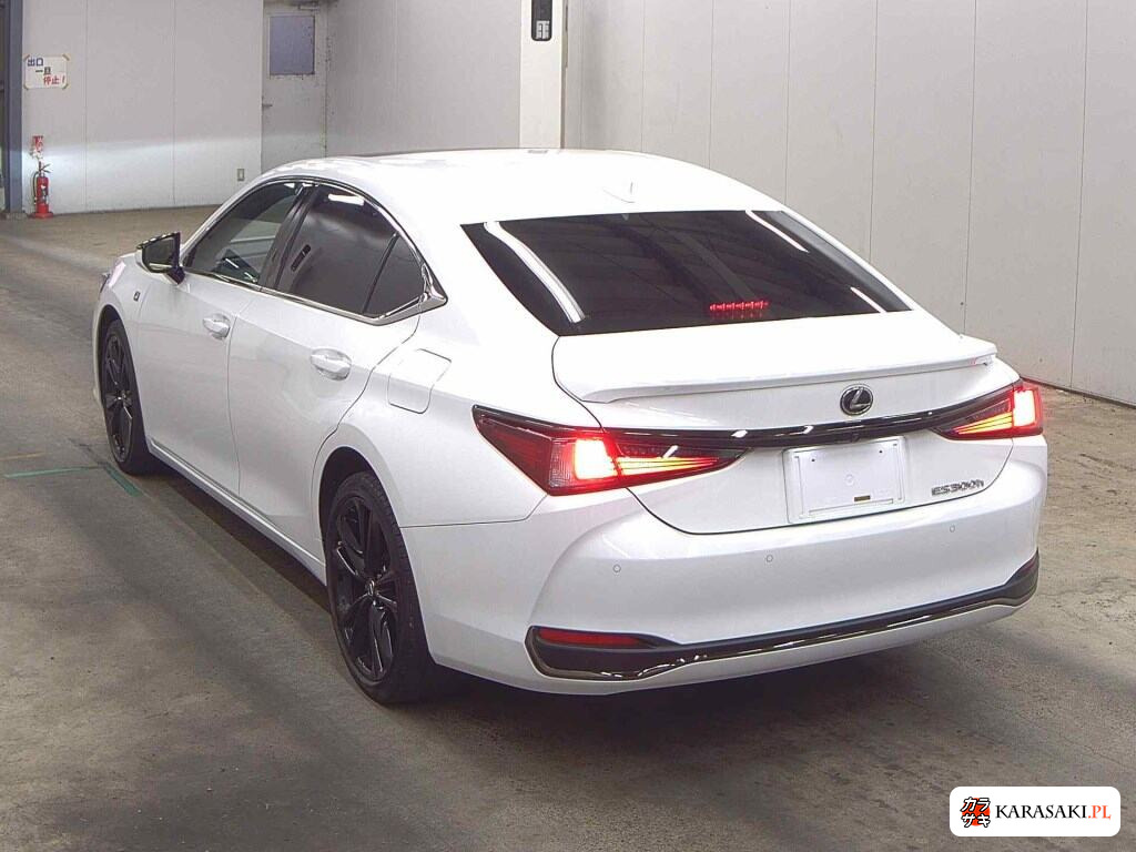 Lexus Es 2023 z aukcji japońskiej