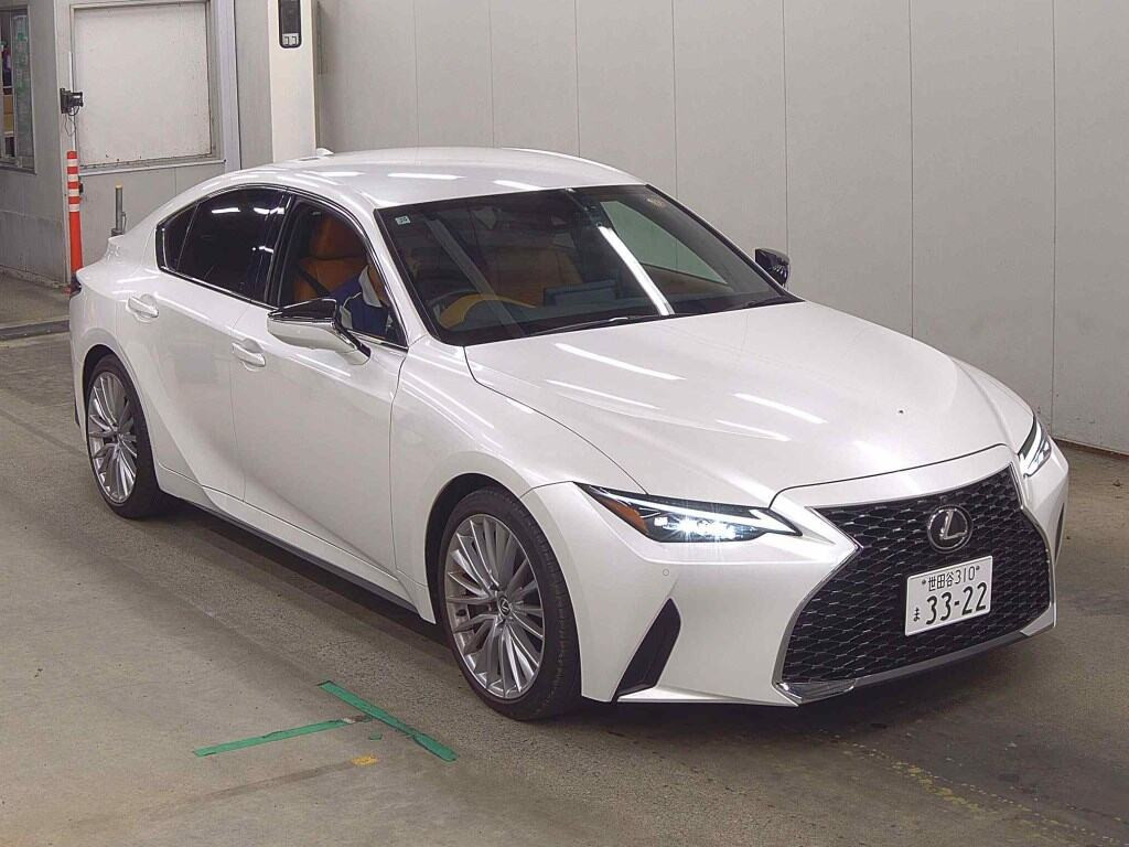 Lexus Is 2025 z aukcji japońskiej