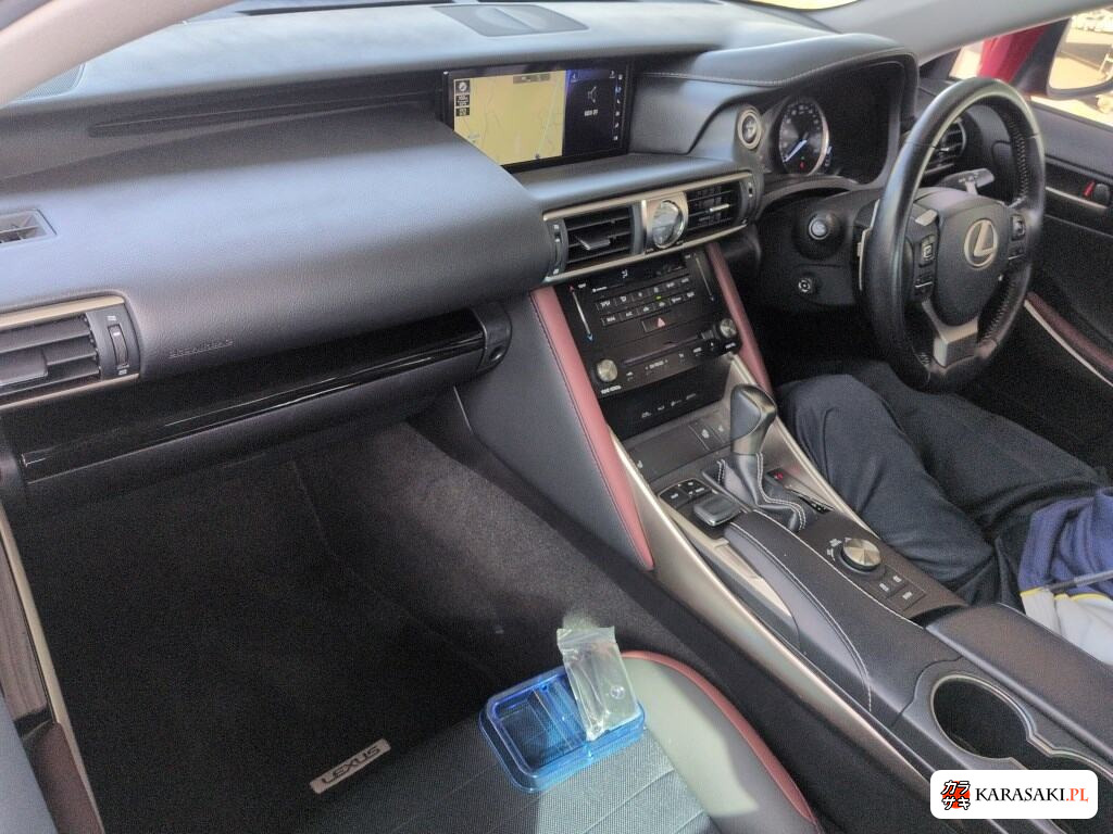 2018 Lexus Is 4D IS300H 5