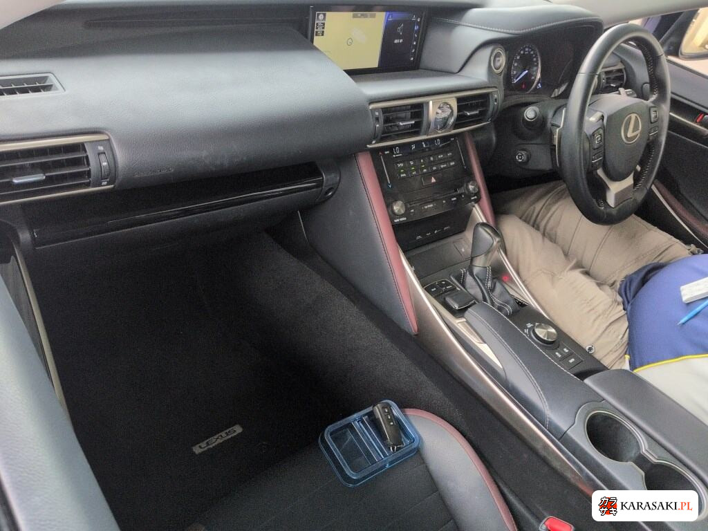 2018 Lexus Is 4D IS300H 5