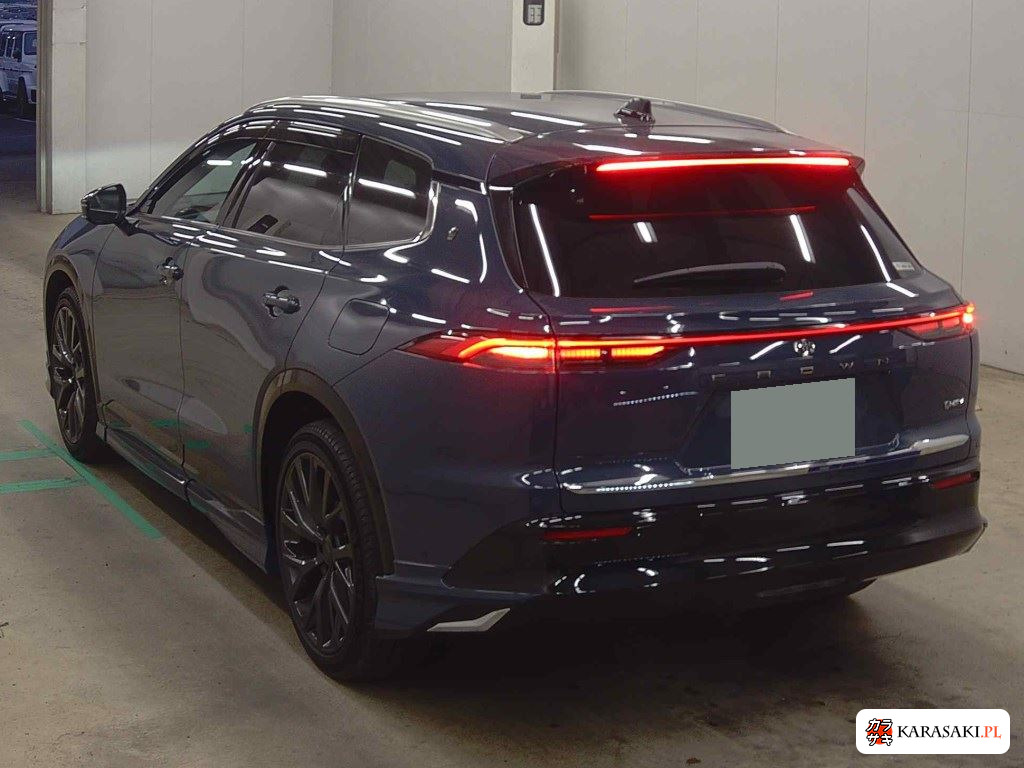 Toyota Crown Estate 2025 z aukcji japońskiej