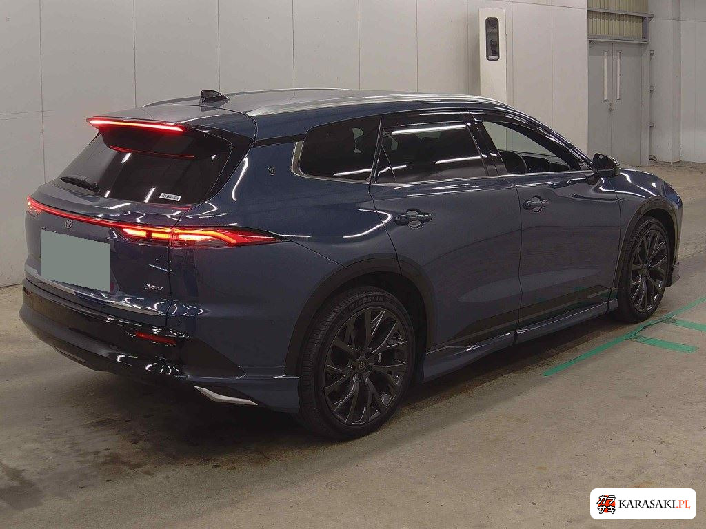 Toyota Crown Estate 2025 z aukcji japońskiej