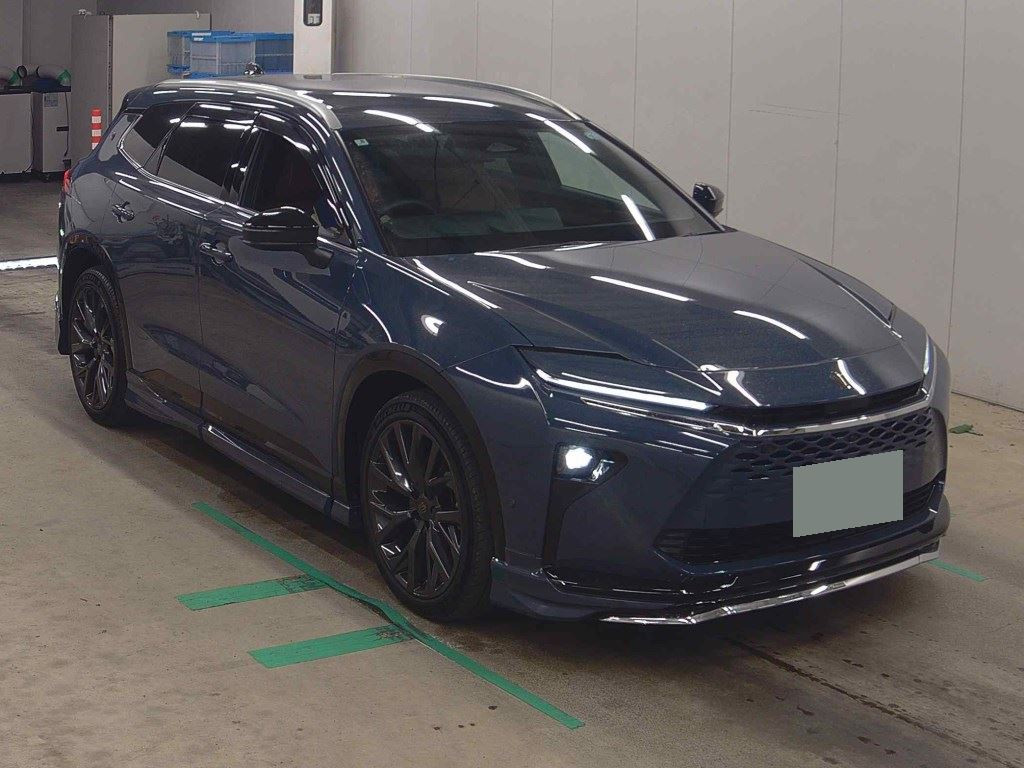 Toyota Crown Estate 2025 z aukcji japońskiej
