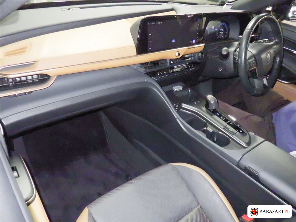 2023 Toyota Crown Crossover 4WD RS Advanced 5