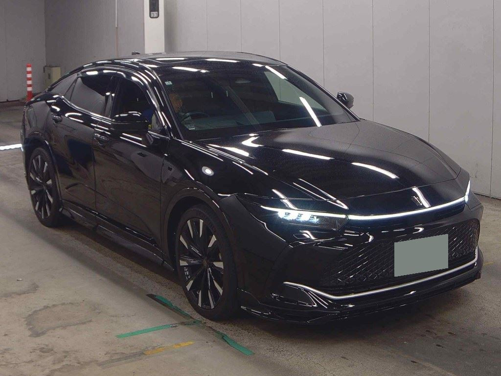Toyota Crown Crossover 2023 z aukcji japońskiej