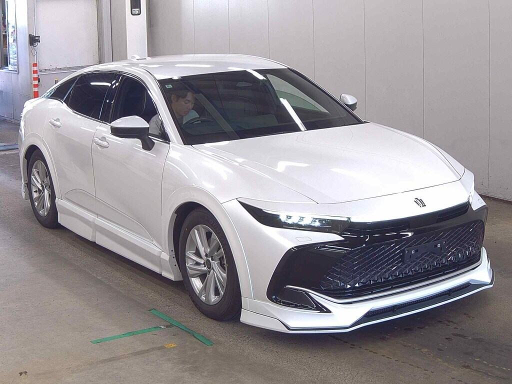 Toyota Crown Crossover 2022 z aukcji japońskiej
