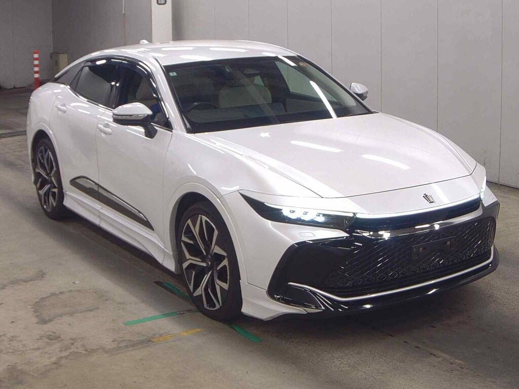Toyota Crown Crossover 2023 z aukcji japońskiej