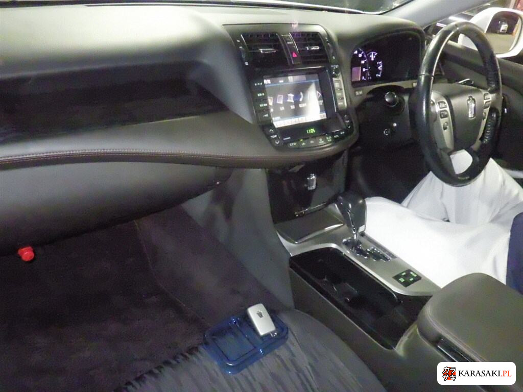2012 Toyota Crown 4D Athlete 5