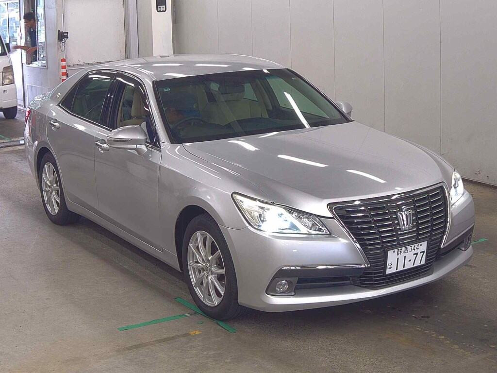 Toyota Crown 2013 z aukcji japońskiej