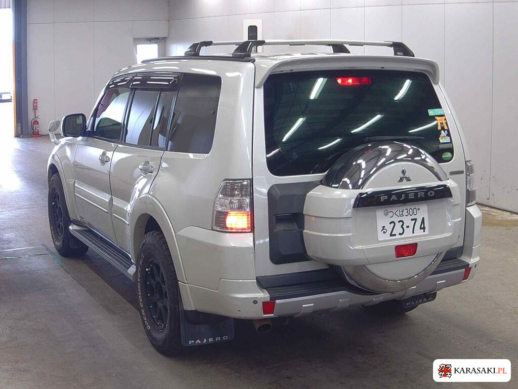 2013 Mitsubishi Pajero 5D 4WD 2