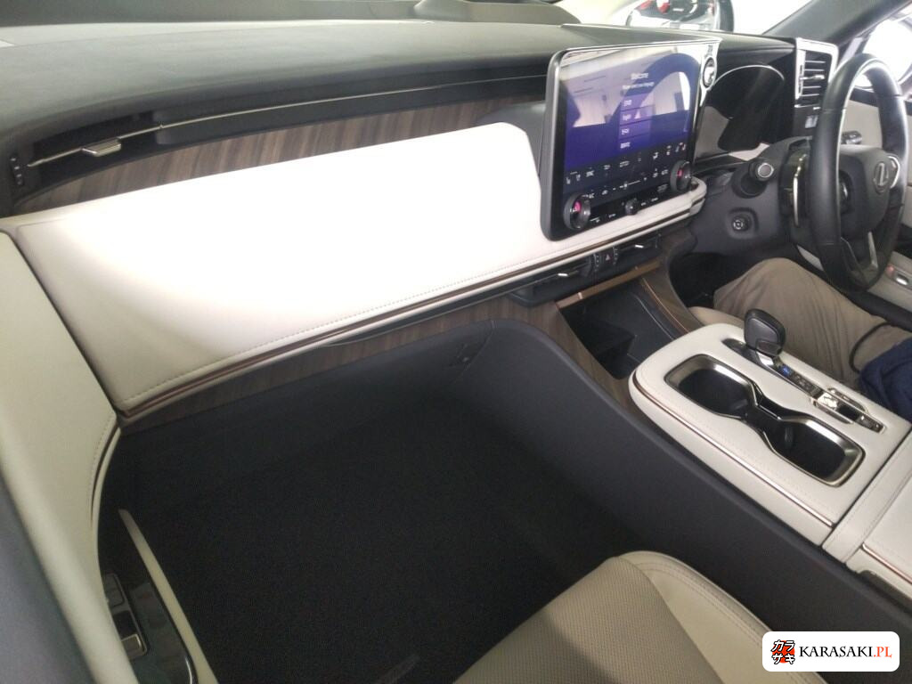 Lexus LM 2024 z aukcji japońskiej