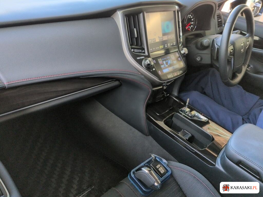 Toyota Crown 2016 z aukcji japońskiej