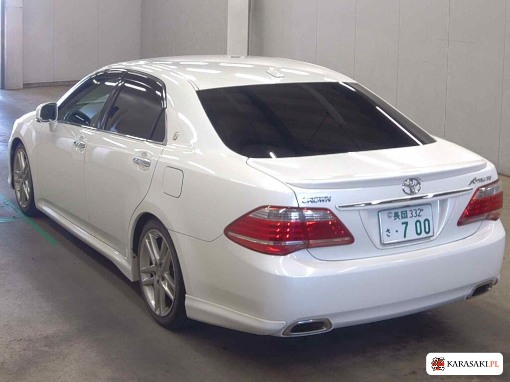 2010 Toyota Crown 4D Athlete 2