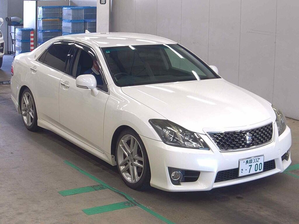Toyota Crown 2010 z aukcji japońskiej
