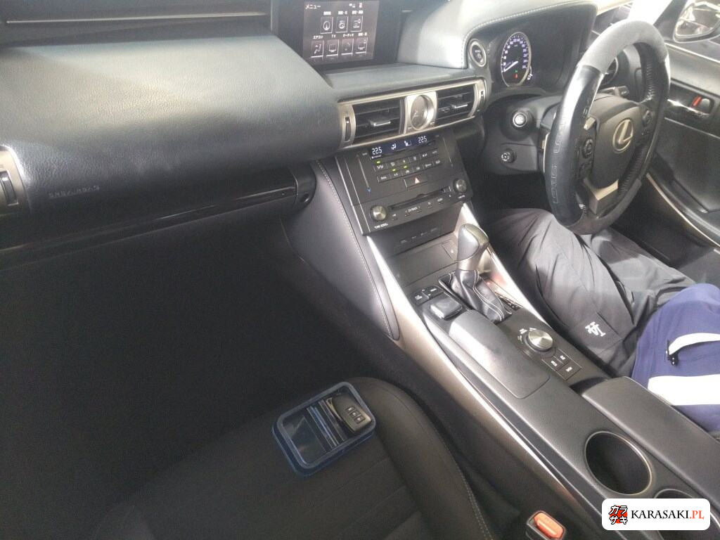 2016 Lexus Is 4D IS300H 5
