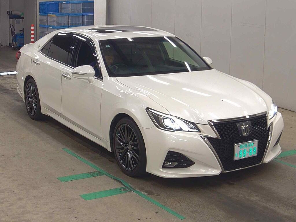 Toyota Crown 2016 z aukcji japońskiej