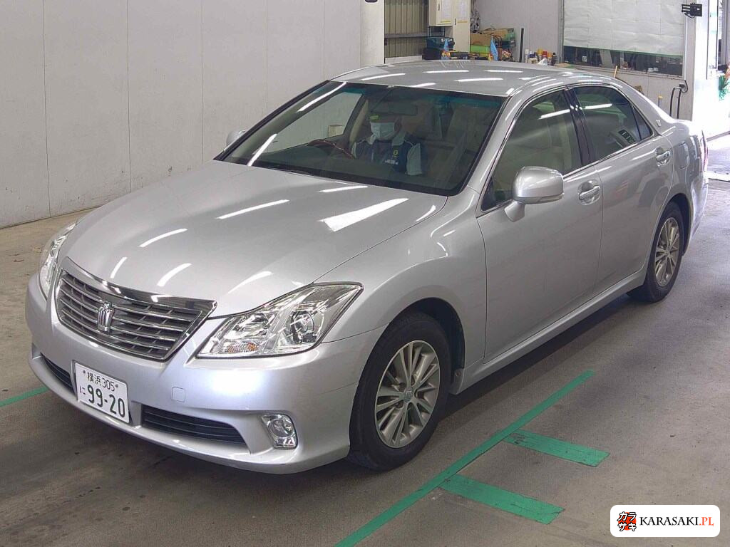 2013 Toyota Crown 4D Royal Saloon 3