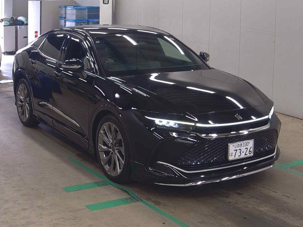 Toyota Crown Crossover 2022 z aukcji japońskiej