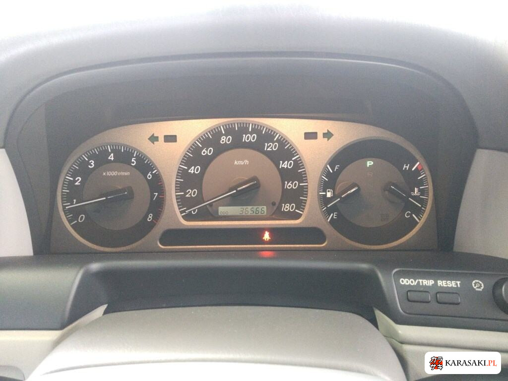 Toyota Crown 2004 z aukcji japońskiej