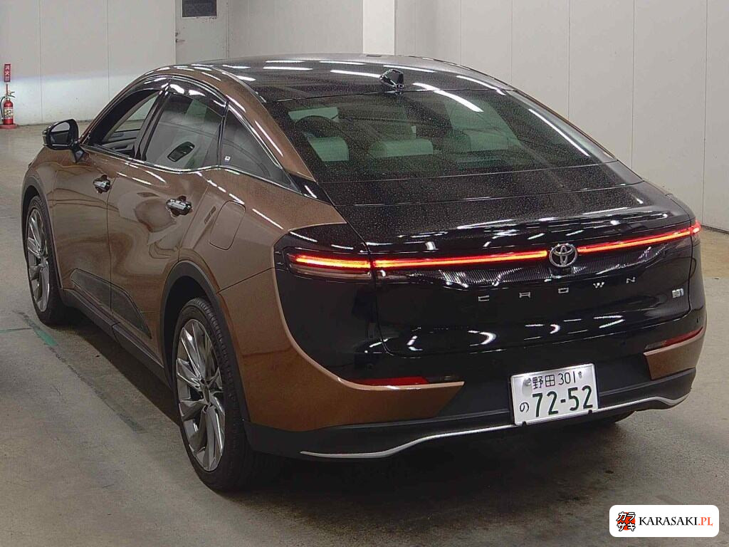 Toyota Crown Crossover 2022 z aukcji japońskiej