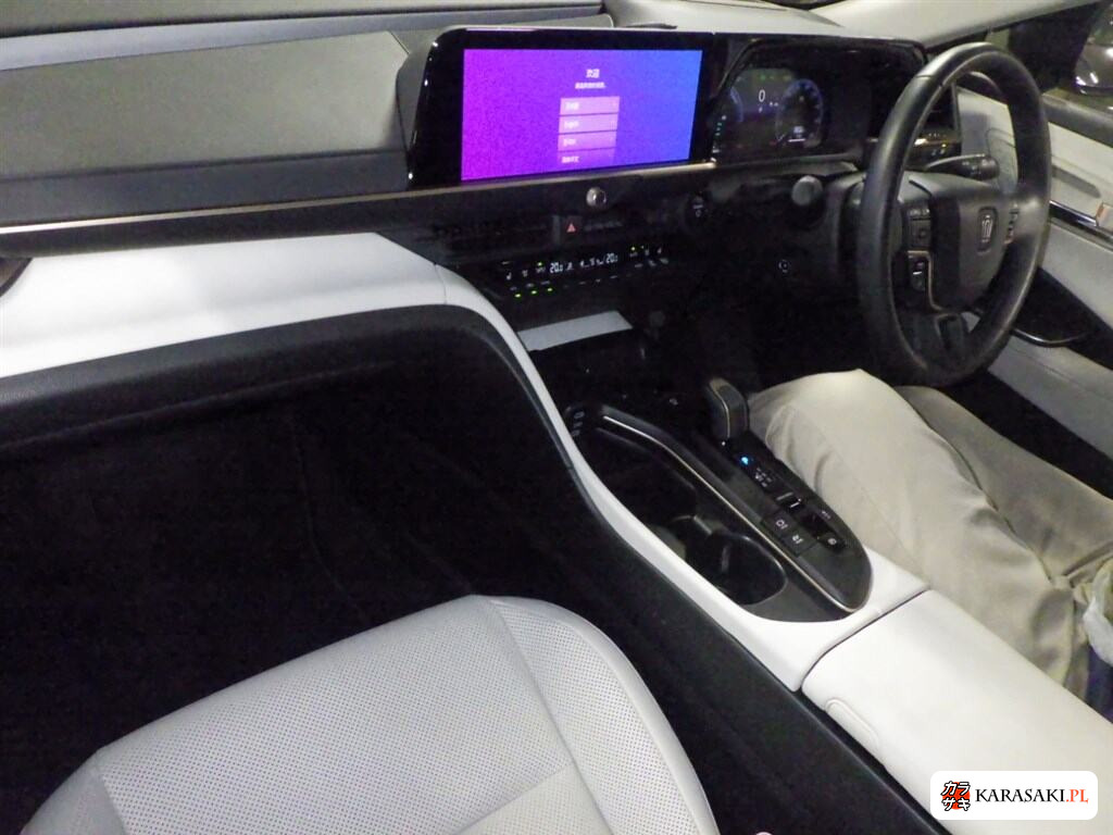 Toyota Crown Crossover 2022 z aukcji japońskiej