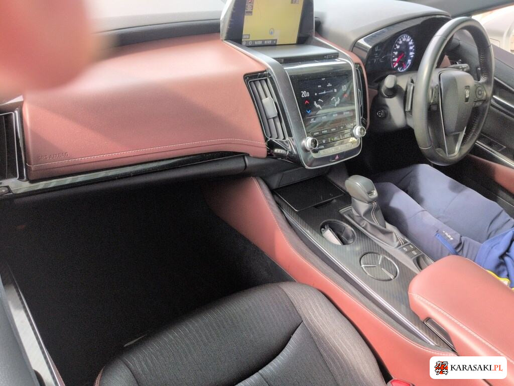 Toyota Crown 2018 z aukcji japońskiej