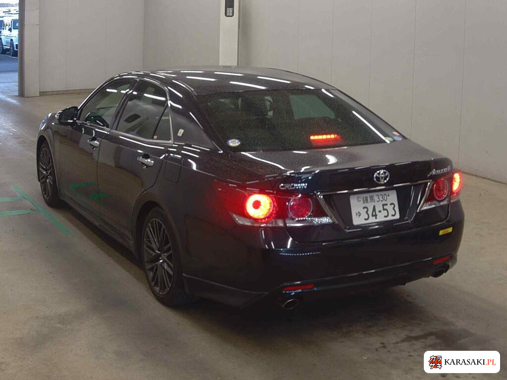 Toyota Crown 2016 z aukcji japońskiej