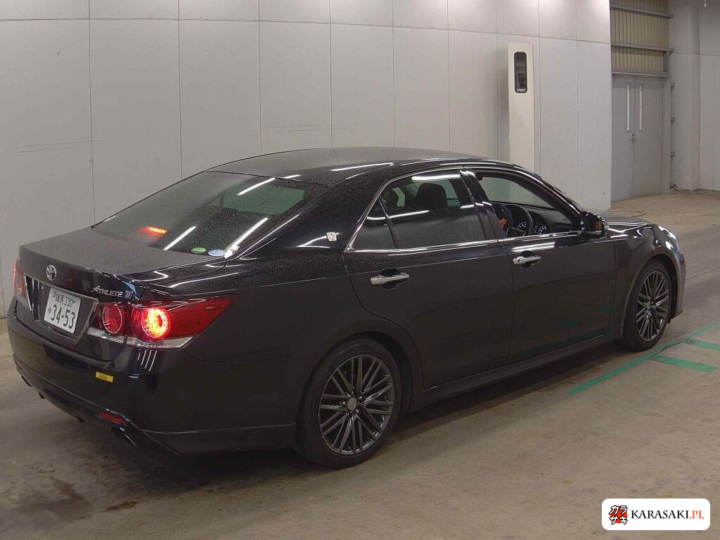 Toyota Crown 2016 z aukcji japońskiej