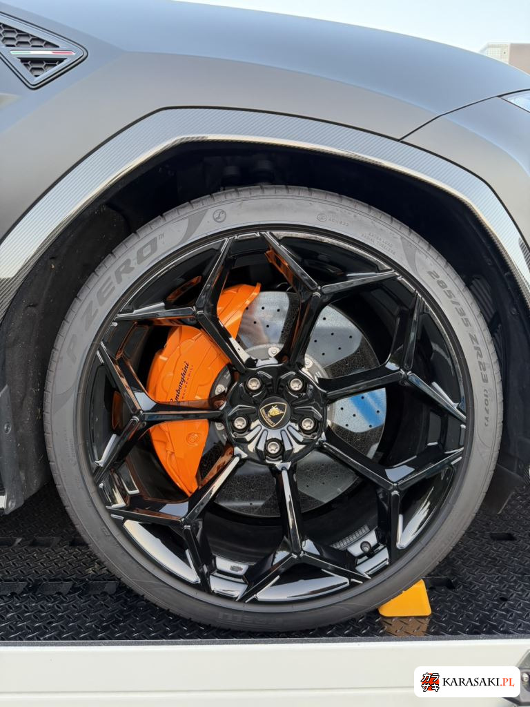 Lamborghini Urus 2023 z aukcji japońskiej
