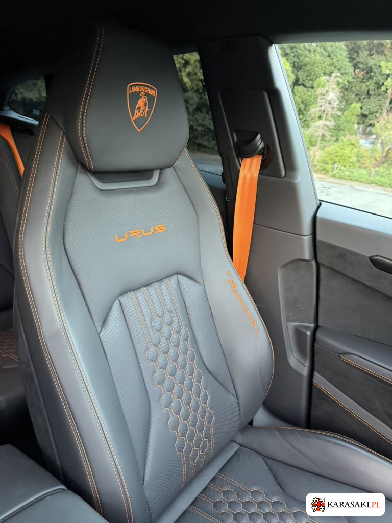 Lamborghini Urus 2023 z aukcji japońskiej