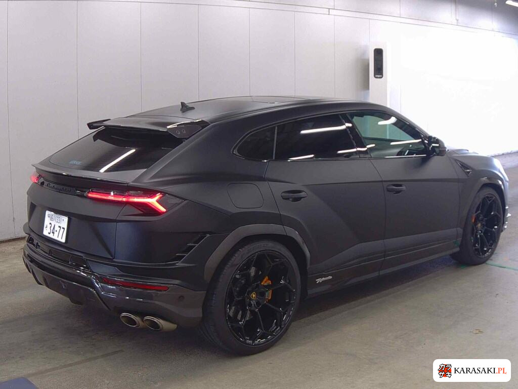 Lamborghini Urus 2023 z aukcji japońskiej