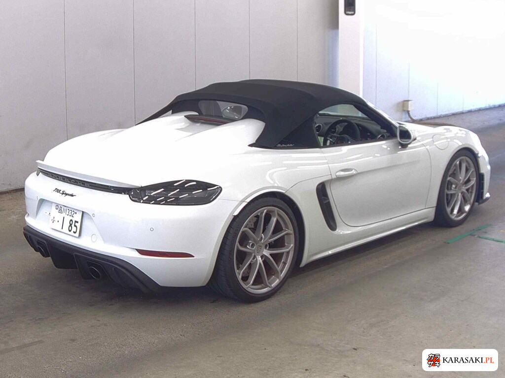 Porsche 718 Spyder 2022 z aukcji japońskiej