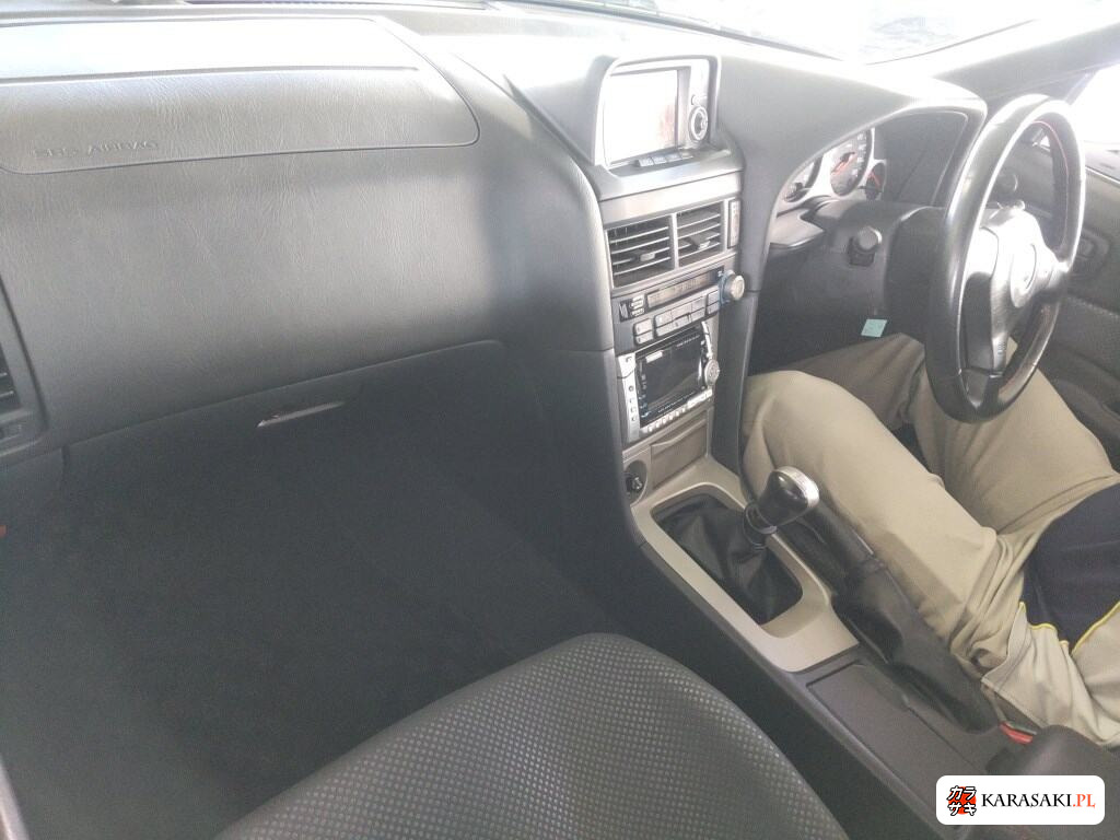 Nissan Skyline 1999 z aukcji japońskiej