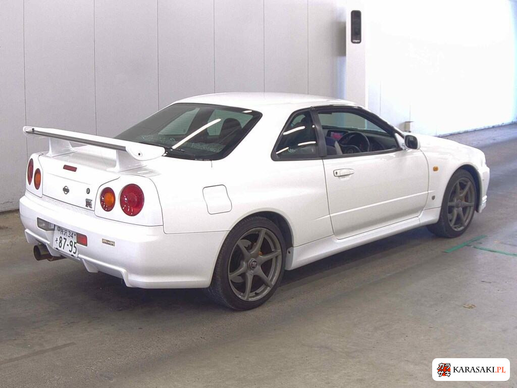 Nissan Skyline 1999 z aukcji japońskiej