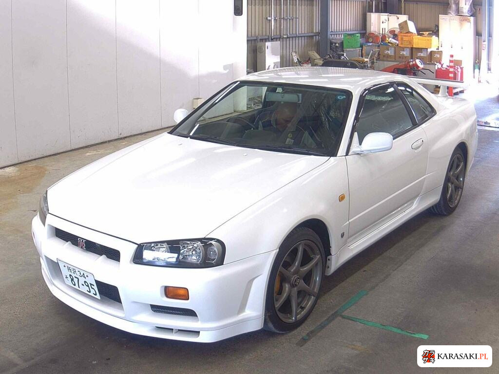 Nissan Skyline 1999 z aukcji japońskiej