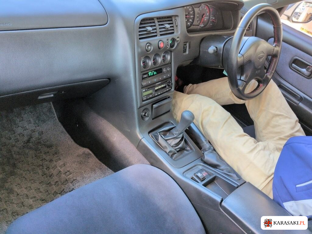 Nissan Skyline 1998 z aukcji japońskiej