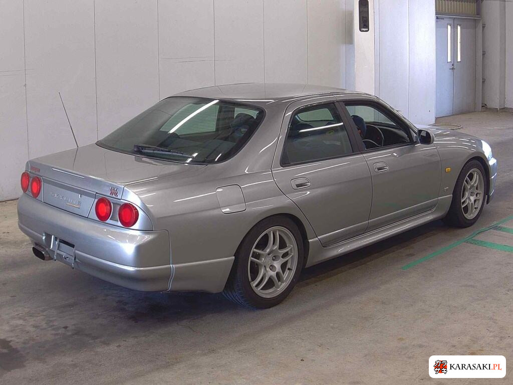 Nissan Skyline 1998 z aukcji japońskiej