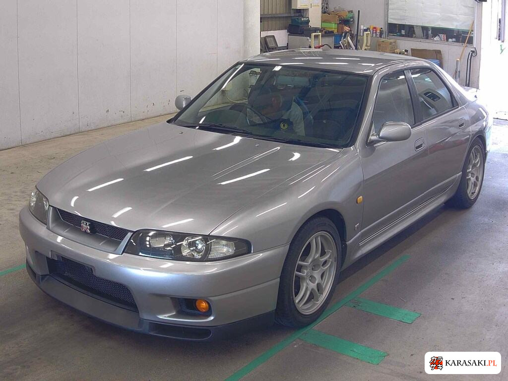 Nissan Skyline 1998 z aukcji japońskiej