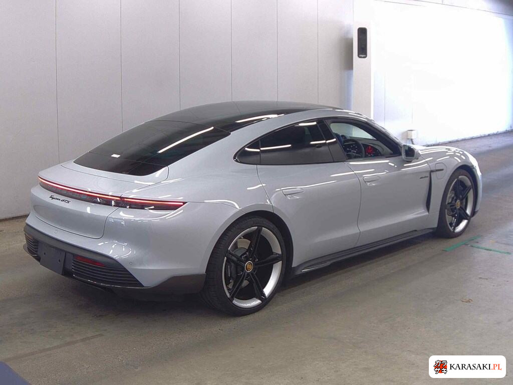 Porsche Taycan 2023 z aukcji japońskiej