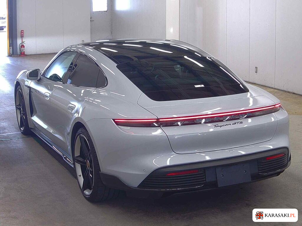 Porsche Taycan 2023 z aukcji japońskiej