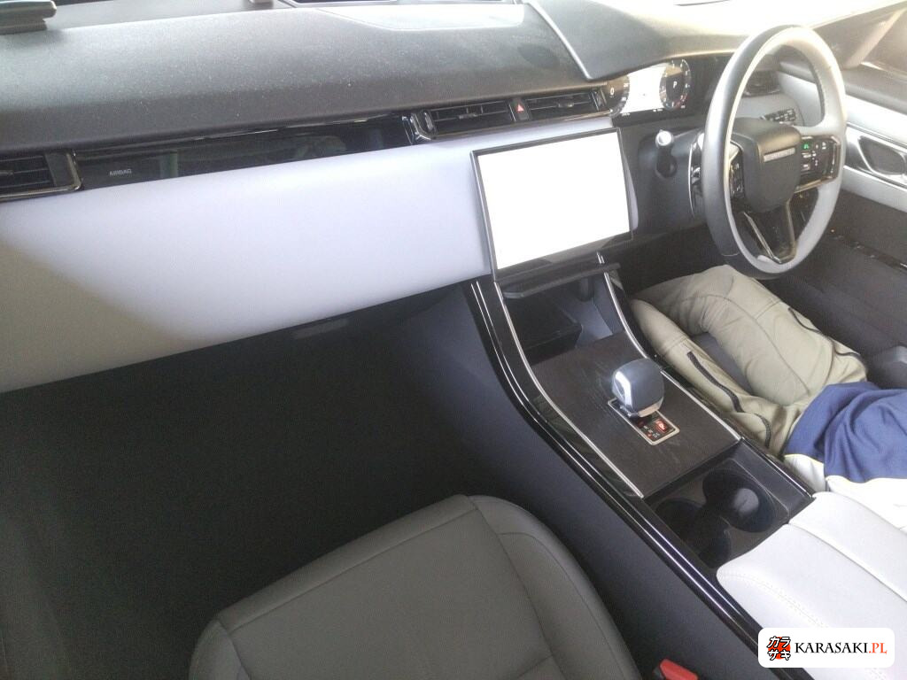 Land Rover LY2XAD 2025 z aukcji japońskiej