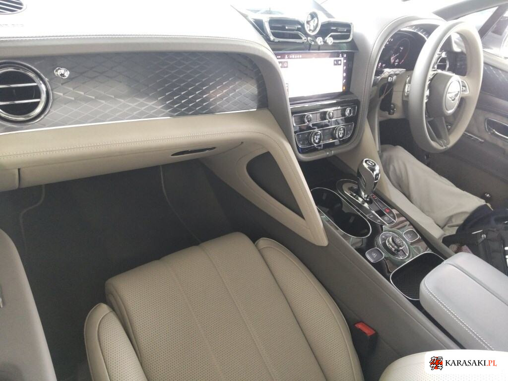 Bentley BADCU 2021 z aukcji japońskiej
